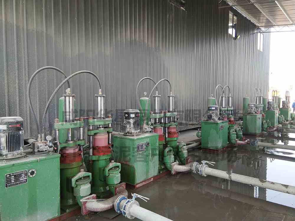打桩污泥行业使用YBH250-30压滤机柱塞泵现场