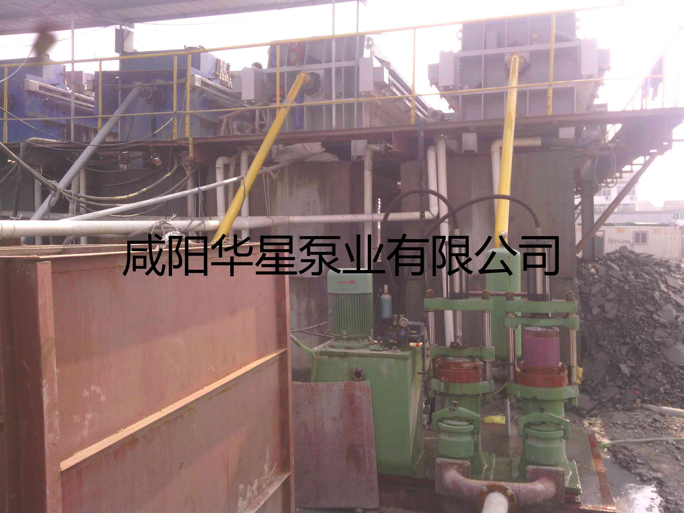 打桩污泥行业使用YBH300-40压滤机柱塞泵客户现场